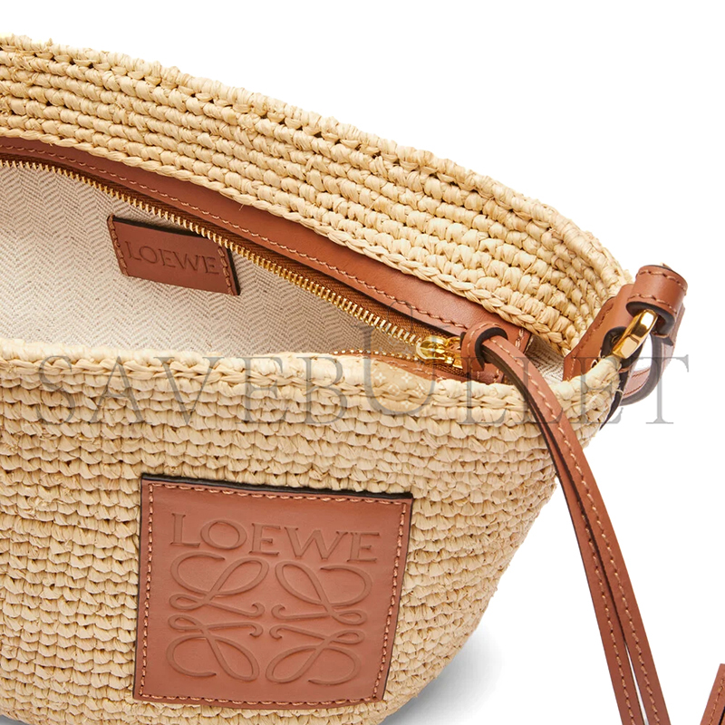 L0ew* SLIT POCHETTE BAG IN RAFFIA AND CALFSKIN 328.24.W10 (27*17*9cm)